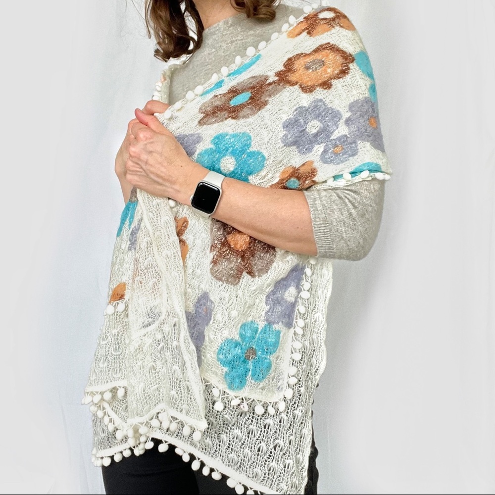 Floral scarf with pompoms by Bella Foulard Women